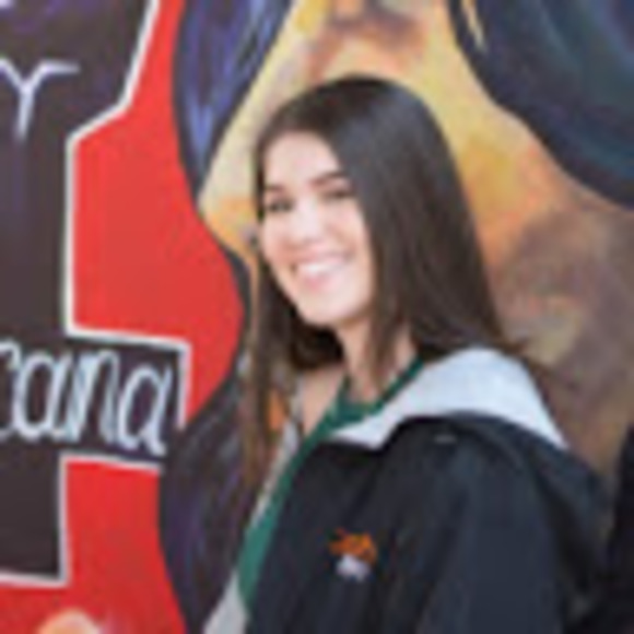 Meet your Posher, Stephanie - Picture 1 of 1